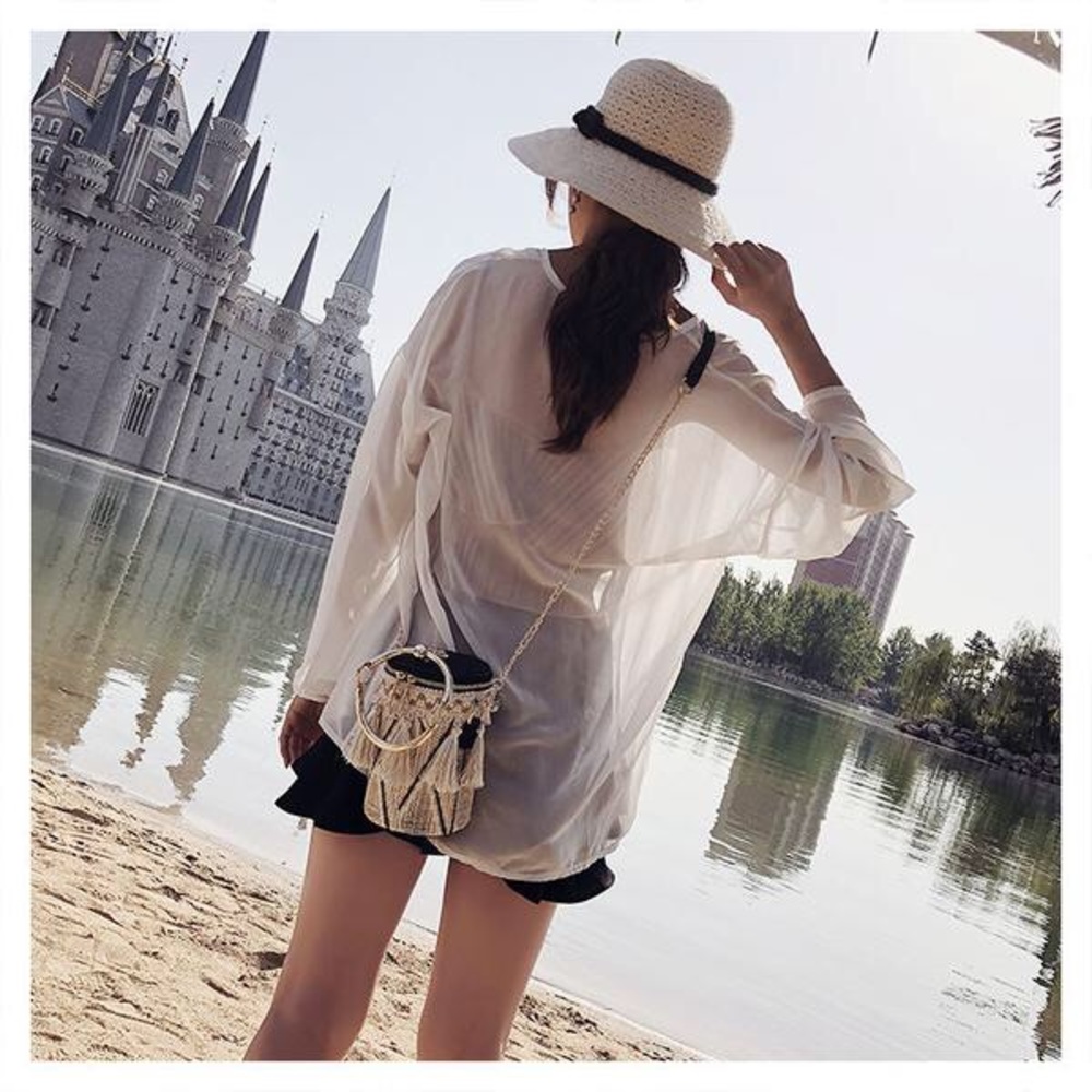 🆕🔁 Stephanie Woven Pattern Bucket w Golden Metal
